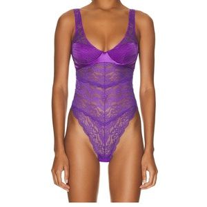 VERSACE LACE BODYSUIT SIZE 2C
